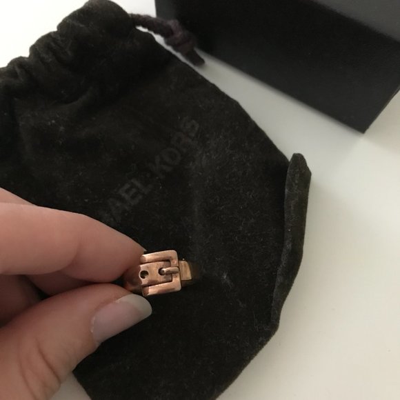 Loved, Good Condition Authentic Michael Kors MK Rosegold Belt Ring SIze 6 - Picture 2 of 5